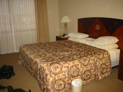 Product Manager working and living environment 25% = hotel room